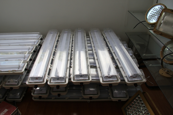 ATEX/IECEx/CNEX Approved Hazardous Area LED Fixture, IP66 Rated, 5-Year Warranty, Customizable Wattage and Size Durable BYS Series Explosion Proof Linear Light with Triple Certification