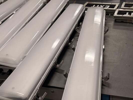Flameproof Linear Fixture IP66 WF2 Weather Resistance Standard, Ex Tb IIIC T80°C Db Marked Illumination for Chemical Complex Premises
