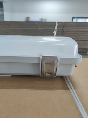 2*36W Explosion Proof Fluorescent Light IP66 WF2 Protection Level IECEx Approved For Zone1 2 Zone21 22 Hazardous Environment