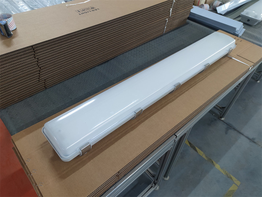 2*36W Explosion Proof Fluorescent Light IP66 WF2 Protection Level IECEx Approved For Zone1 2 Zone21 22 Hazardous Environment
