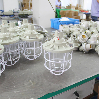 E27 Hazardous Location Hid Fixture 5000K Color Temperature Lighting Performance