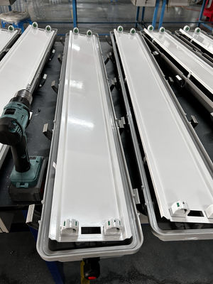 Flameproof LED Linear Light for Hazardous Location ATEX CE IP66 Rated 10W 18W 36W Replaceable Power Explosion Proof Lighting with Rechargeable Battery Backup